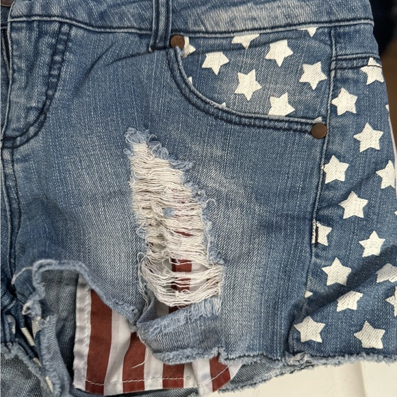 Like new fourth of July Distressed Jean shorts size 9. - Picture 4 of 7